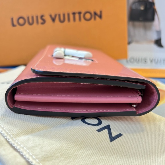 LV Portefeuille Twist Clutch in Pink Patent Leather Authentic Louis Vuitton - Picture 4 of 13